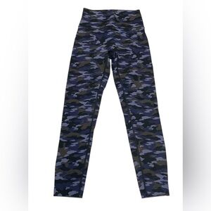Aerie chill play move Camo leggings Medium